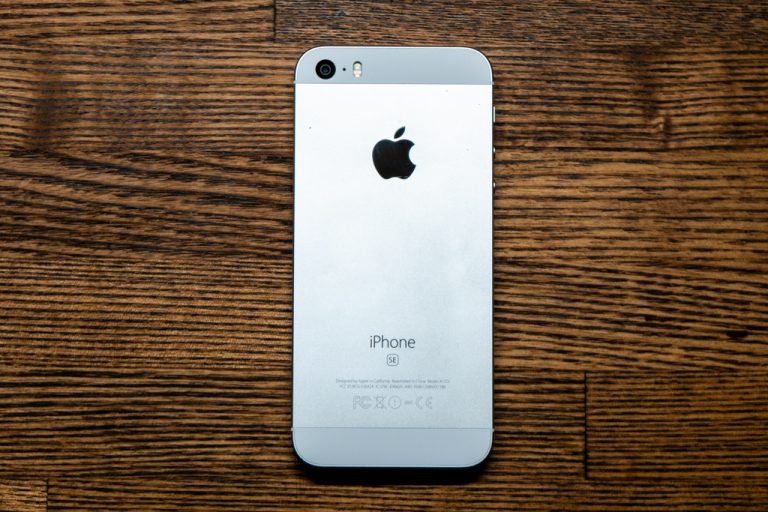 Apple iPhone SE 64GB 第2世代/2020年モデル/後期パッ…