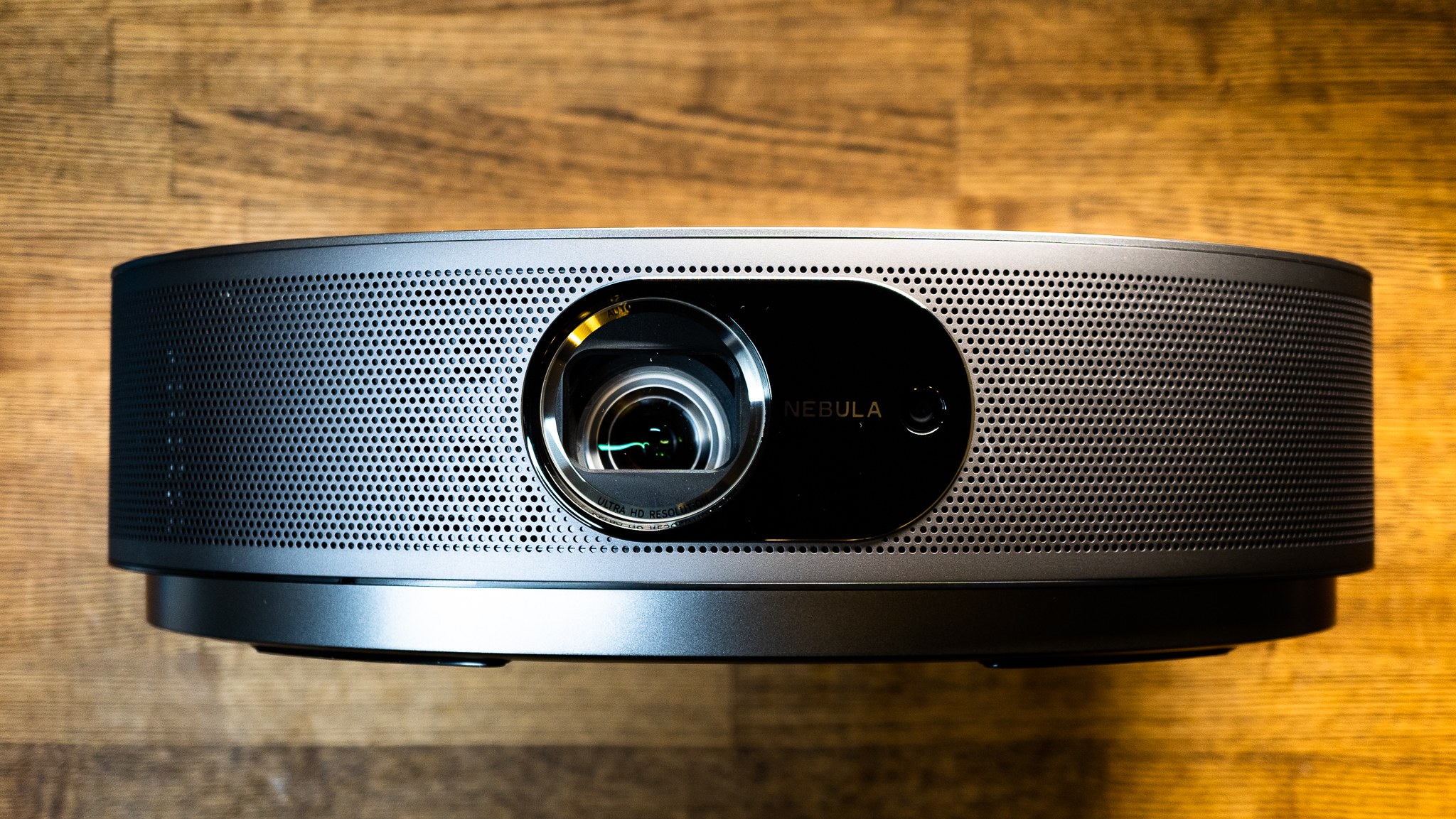 Anker Nebula Cosmos Maxレビュー：4KでAndroid TV搭載のホームプロジェクター – 旅行好きの大阪人ブログ